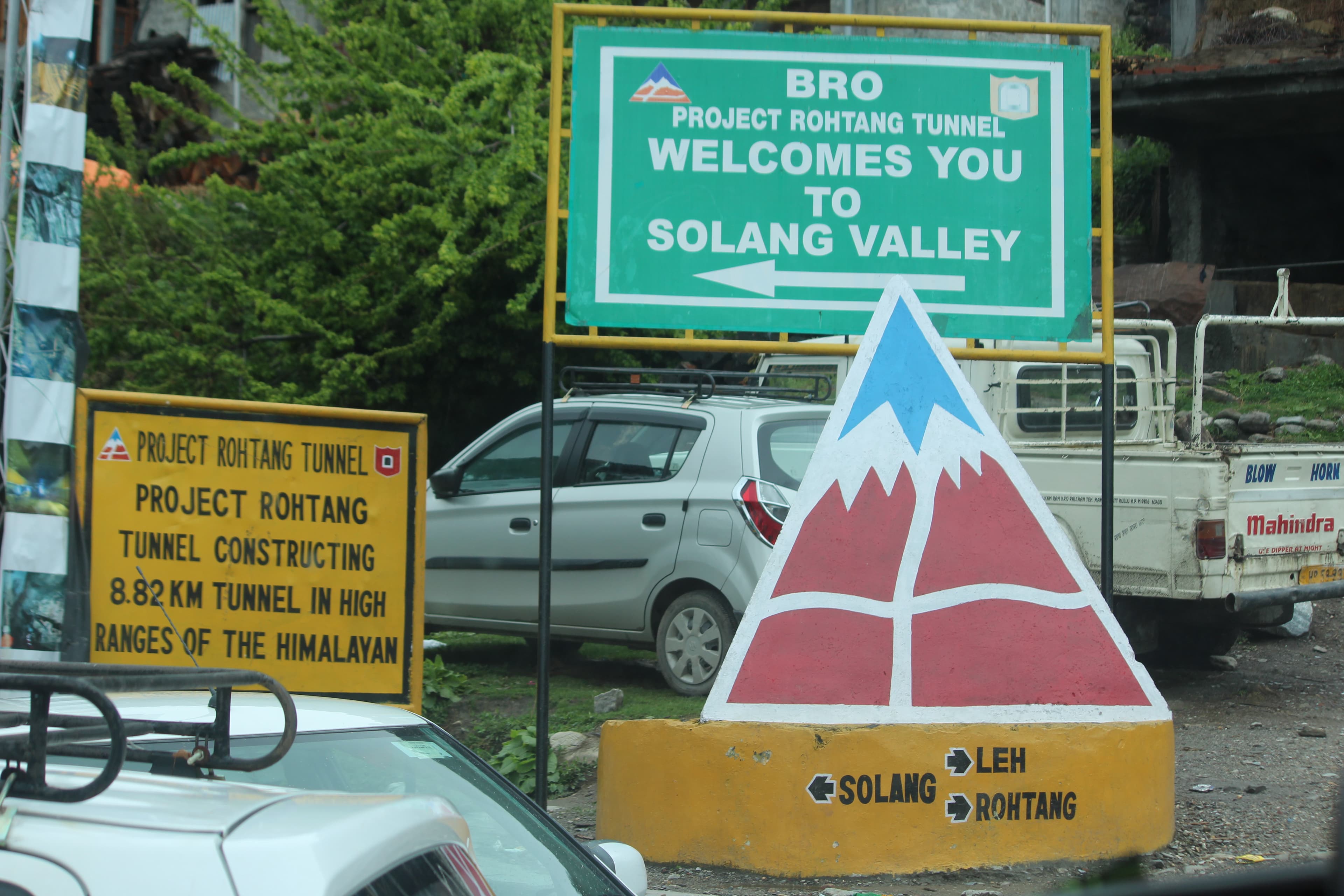 The mountain road climbing from Manali towards Solang and Rohtang